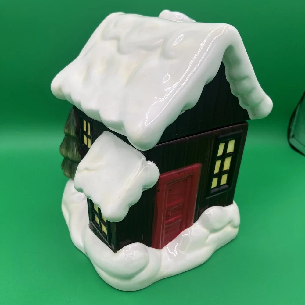 SCM Designs Snow Covered House Ceramic Cookie Jar with snowman tree clean GHA3.